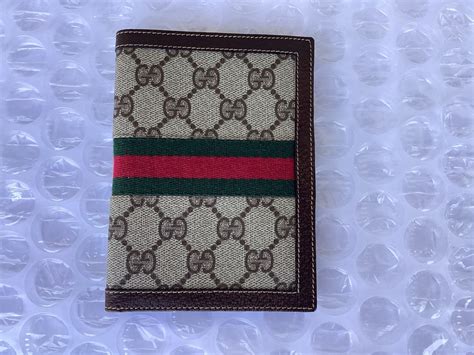 vintage gucci passport holder